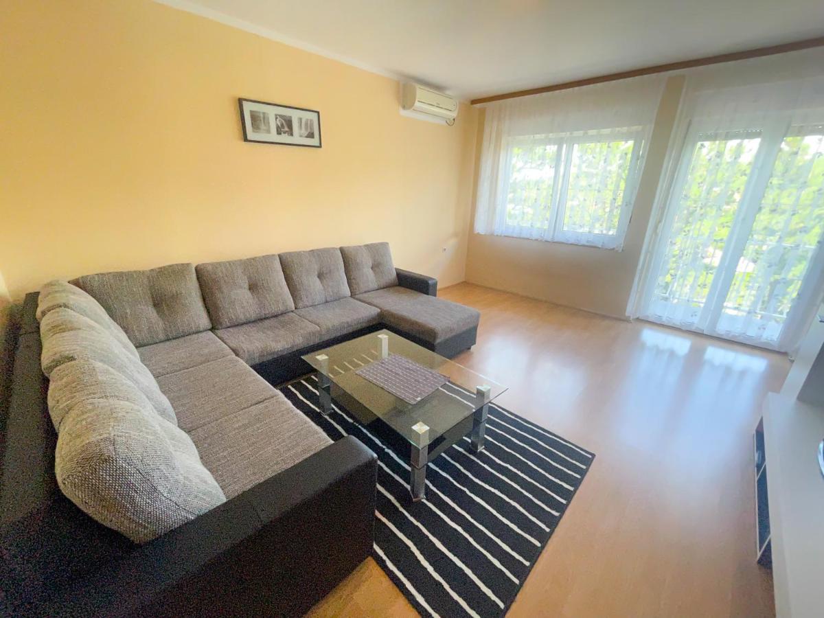 Apartmani Combaj Jadranovo Exteriör bild