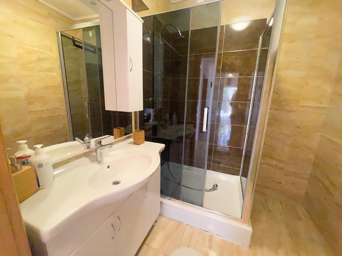Apartmani Combaj Jadranovo Exteriör bild