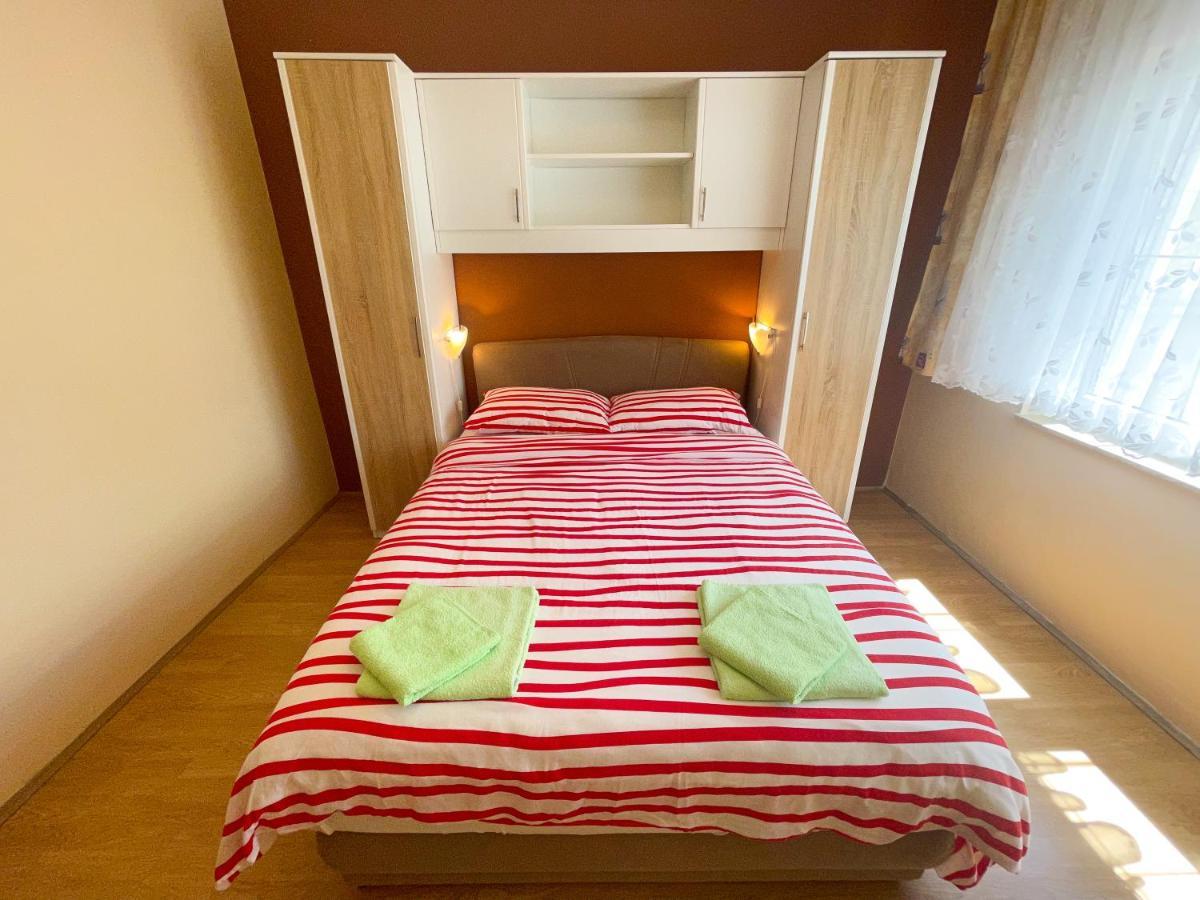Apartmani Combaj Jadranovo Exteriör bild
