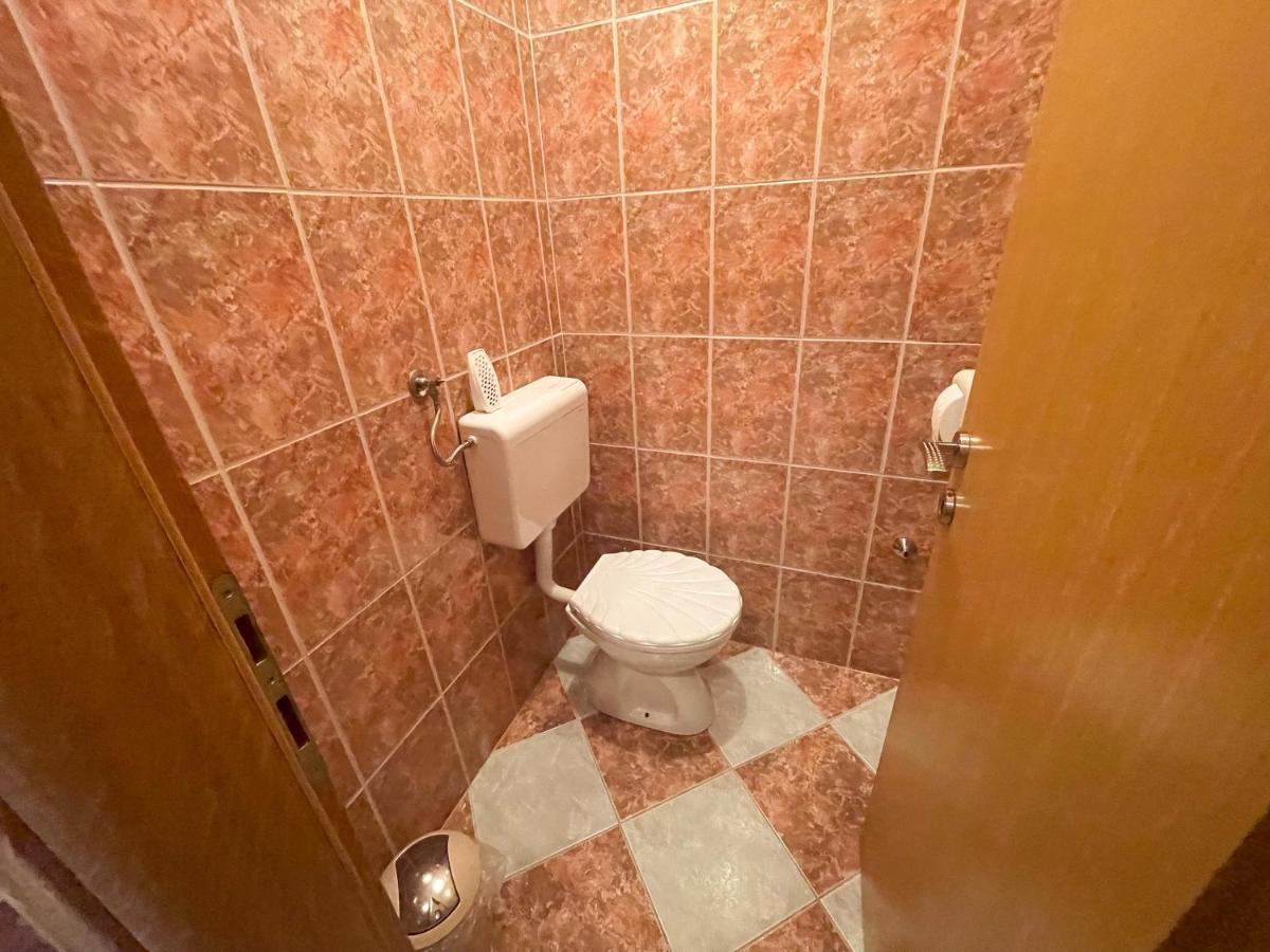 Apartmani Combaj Jadranovo Exteriör bild