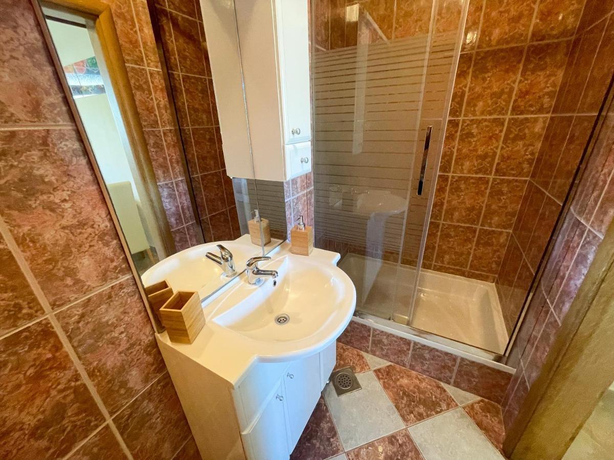 Apartmani Combaj Jadranovo Exteriör bild