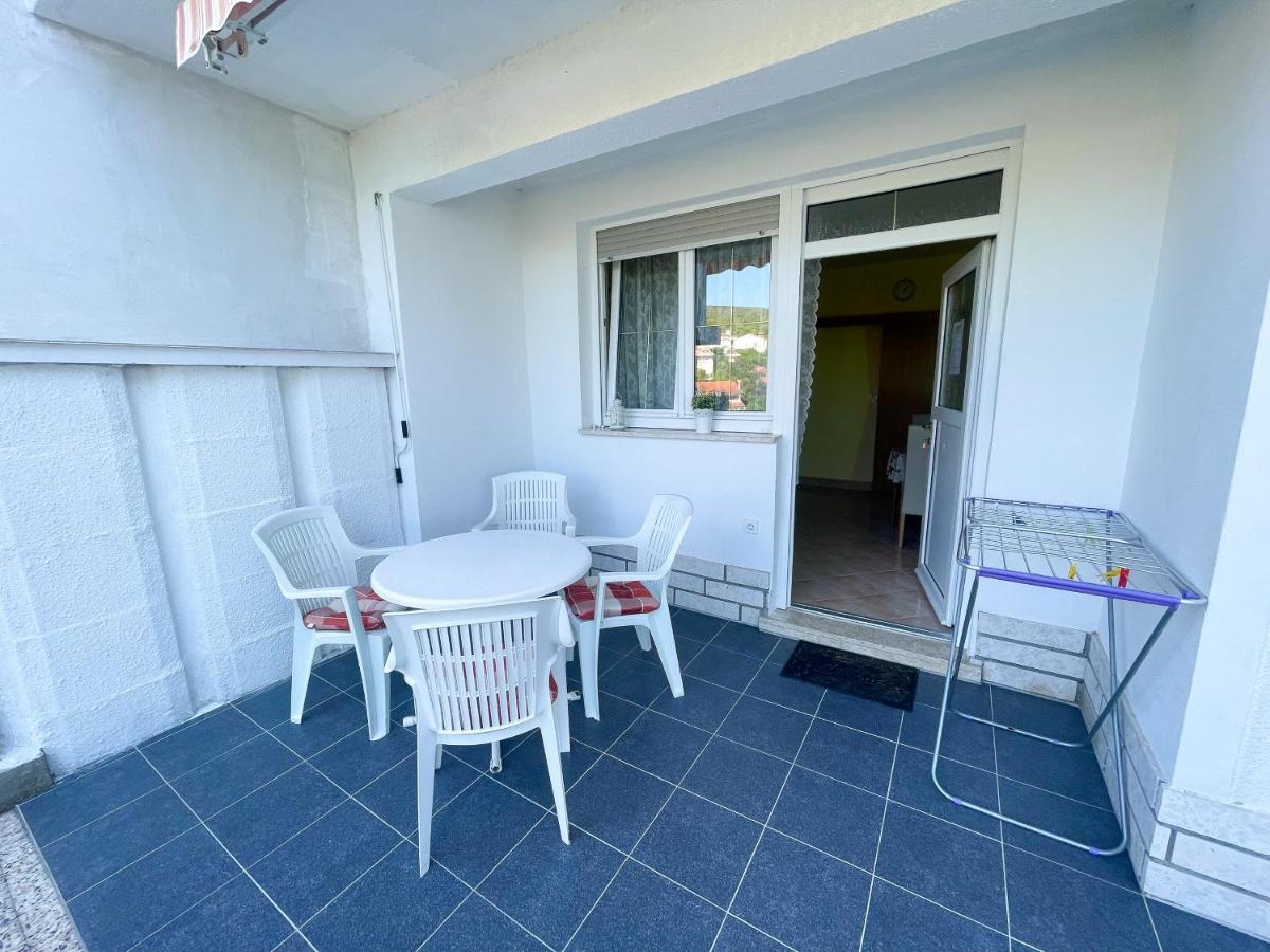 Apartmani Combaj Jadranovo Exteriör bild