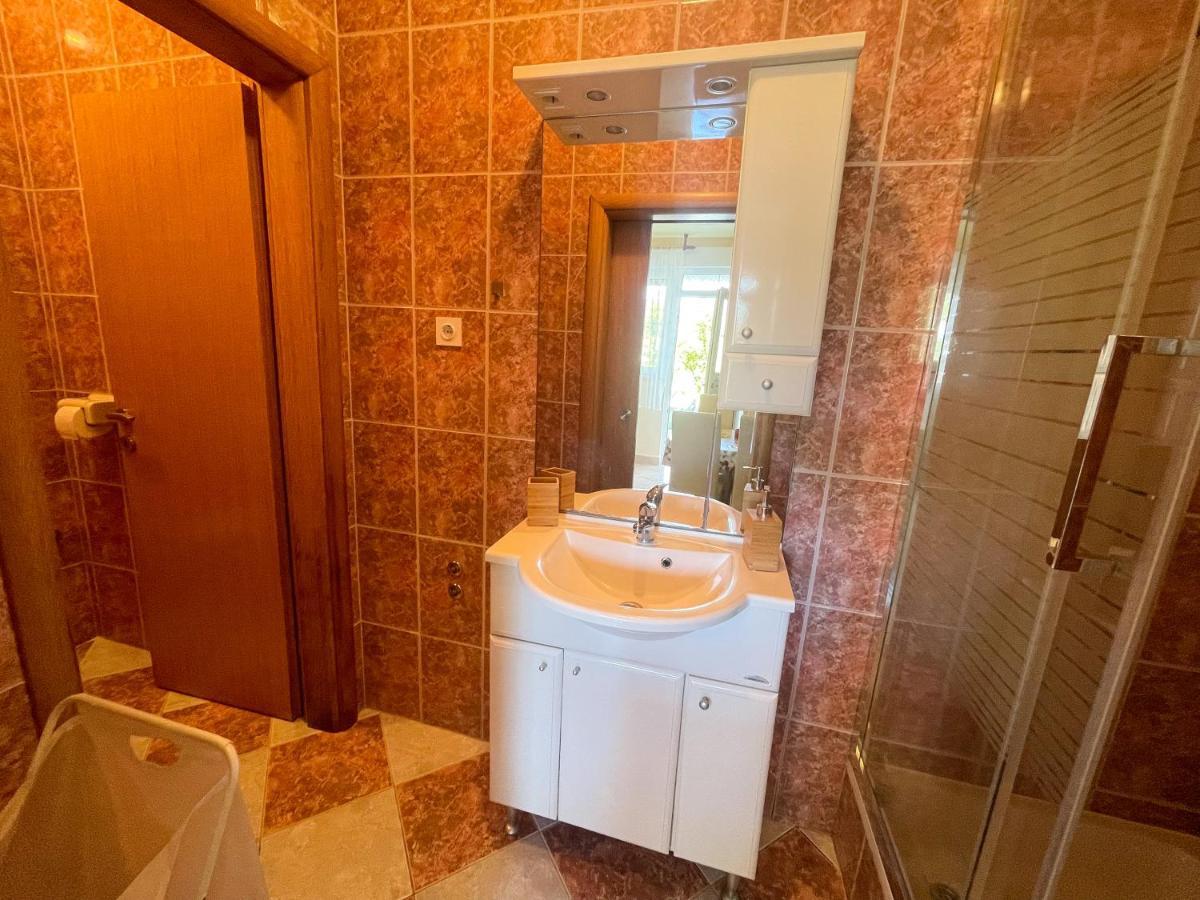 Apartmani Combaj Jadranovo Exteriör bild